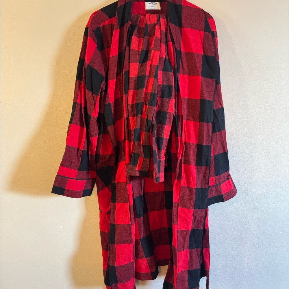 Old Navy Red Plaid Flannel Pajama Set - Men’s Size M/L